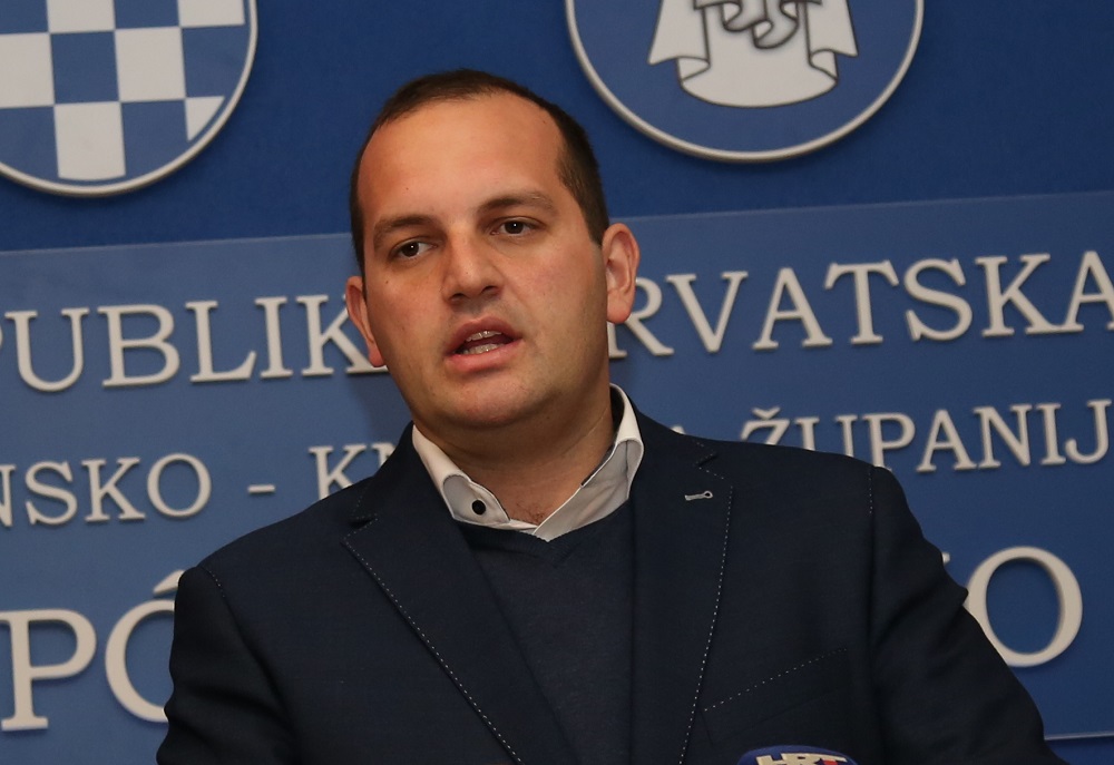 Featured image for “RASPRODAJA Ivan Klarin premijeru Timu Oreškoviću: ‘Skidaj šape s hrvatskih bisera’”