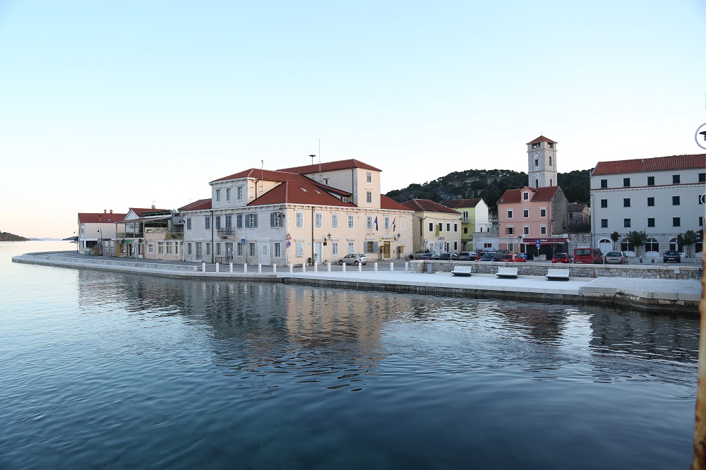 Featured image for “Proslava sv. Martina: Knjižnica Domu za starije, Poetska večer i Mala škola ručnog rada”