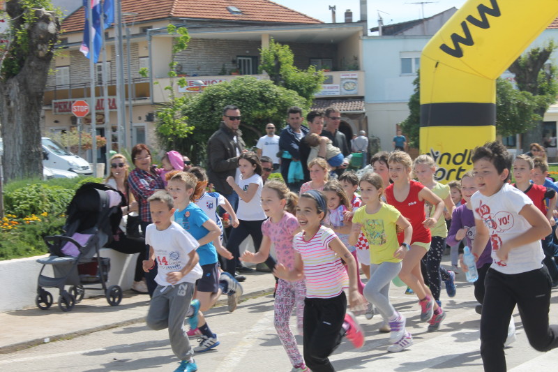Featured image for “Prva Pirovačka traking utrka okupila 15 ljubitelja prirode”