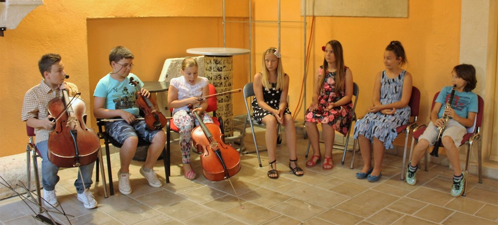 Učenici Glazbene škole Vjekoslava Kaleba Tisno (Foto: Rudinapress/Sanja Henjak)