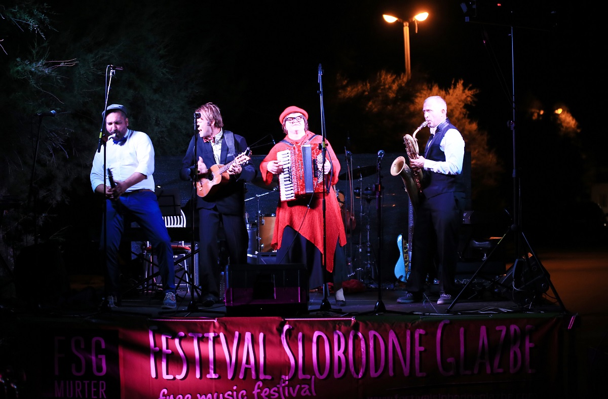 Featured image for “Prvi dan FSG-a ispunio obećanja – večeras na Čigrađi praše Groove Up i Surka Beatbox”