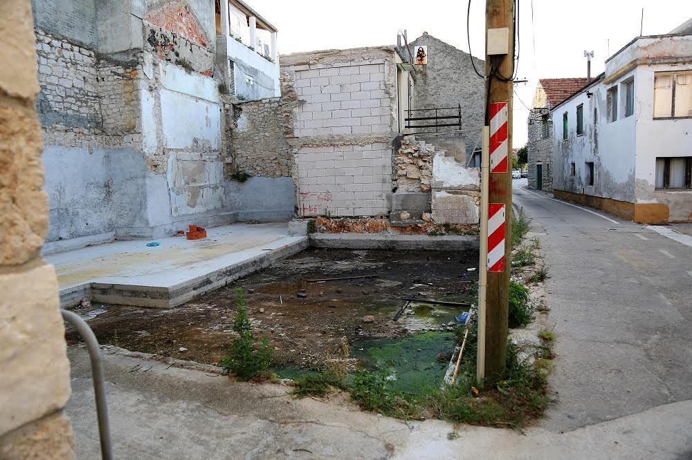 'Gradilište' poslije skidanja ograde (Foto: Rudinapress/H. Pavić)