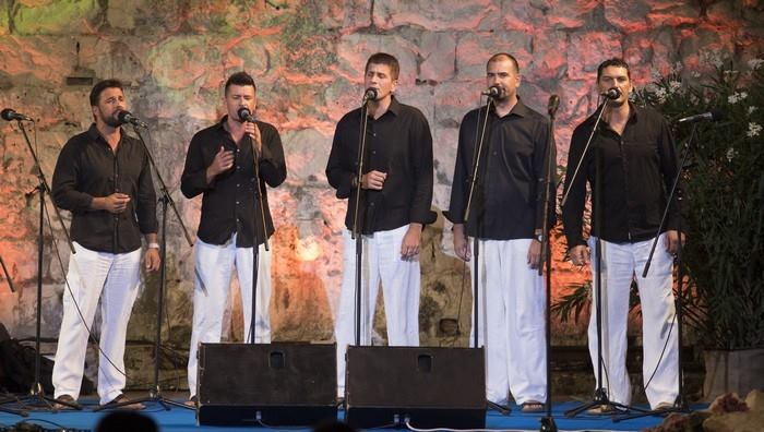Featured image for “Bogat večerašnji program u svim mjestima otoka Murtera i u Pirovcu”