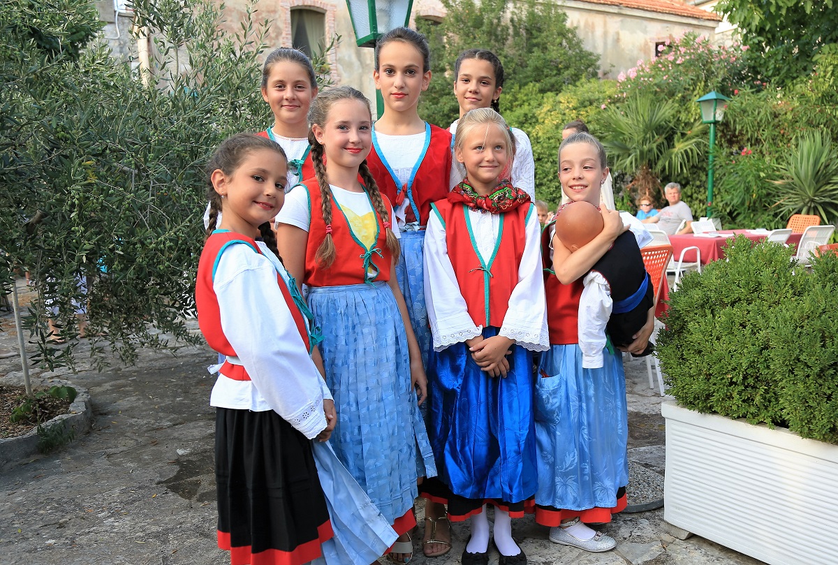 Featured image for “FOTOGALERIJA: Murterski pir potvrđen kao prvorazredna turistička atrakcija”
