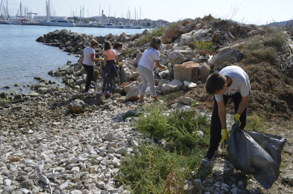 Murterska eko patrola u akciji (Foto: Udruga Argonauta)