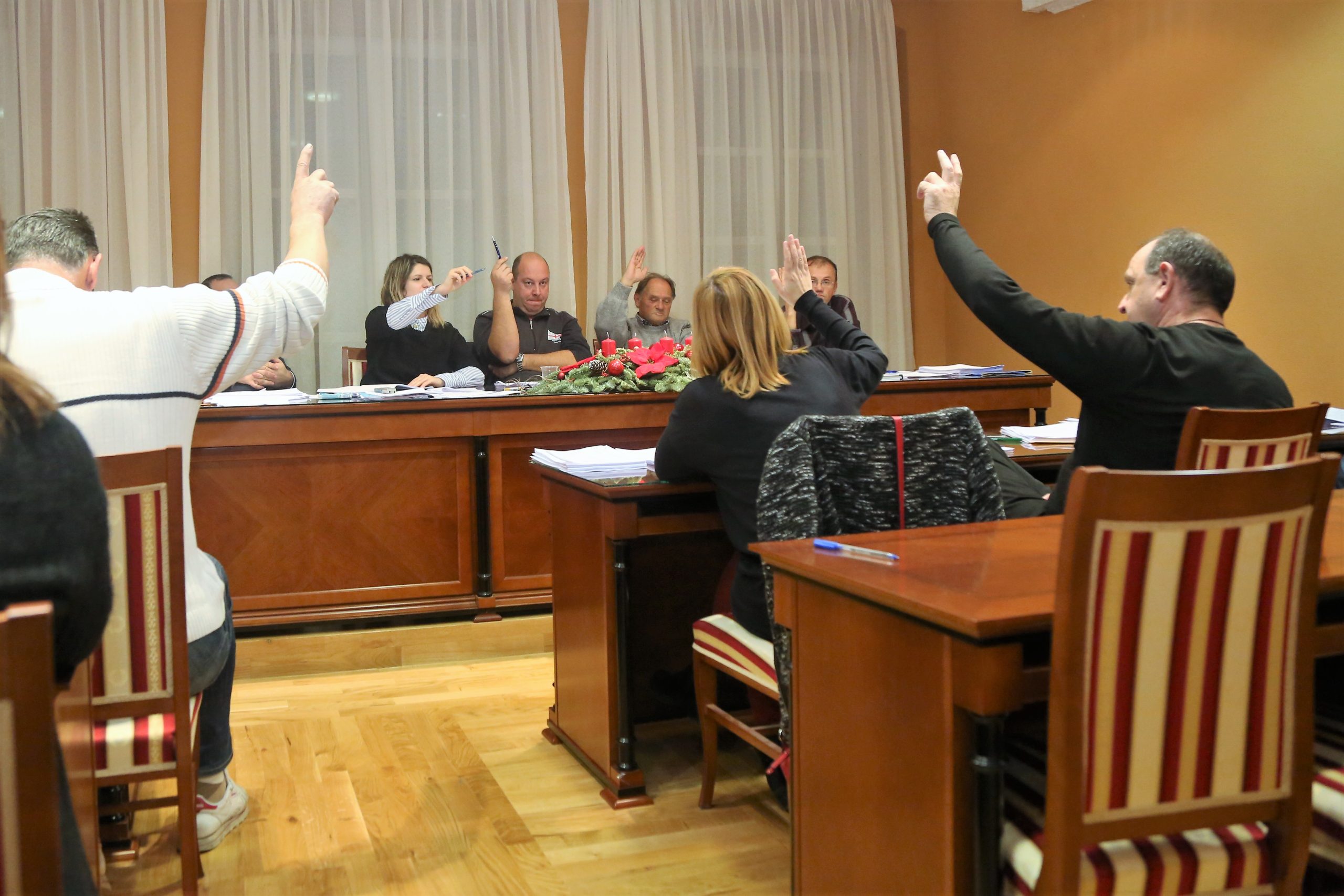 Featured image for “Tisnom reforma odnosi 1,2 milijuna – usvojen proračun od 23,5 milijuna”