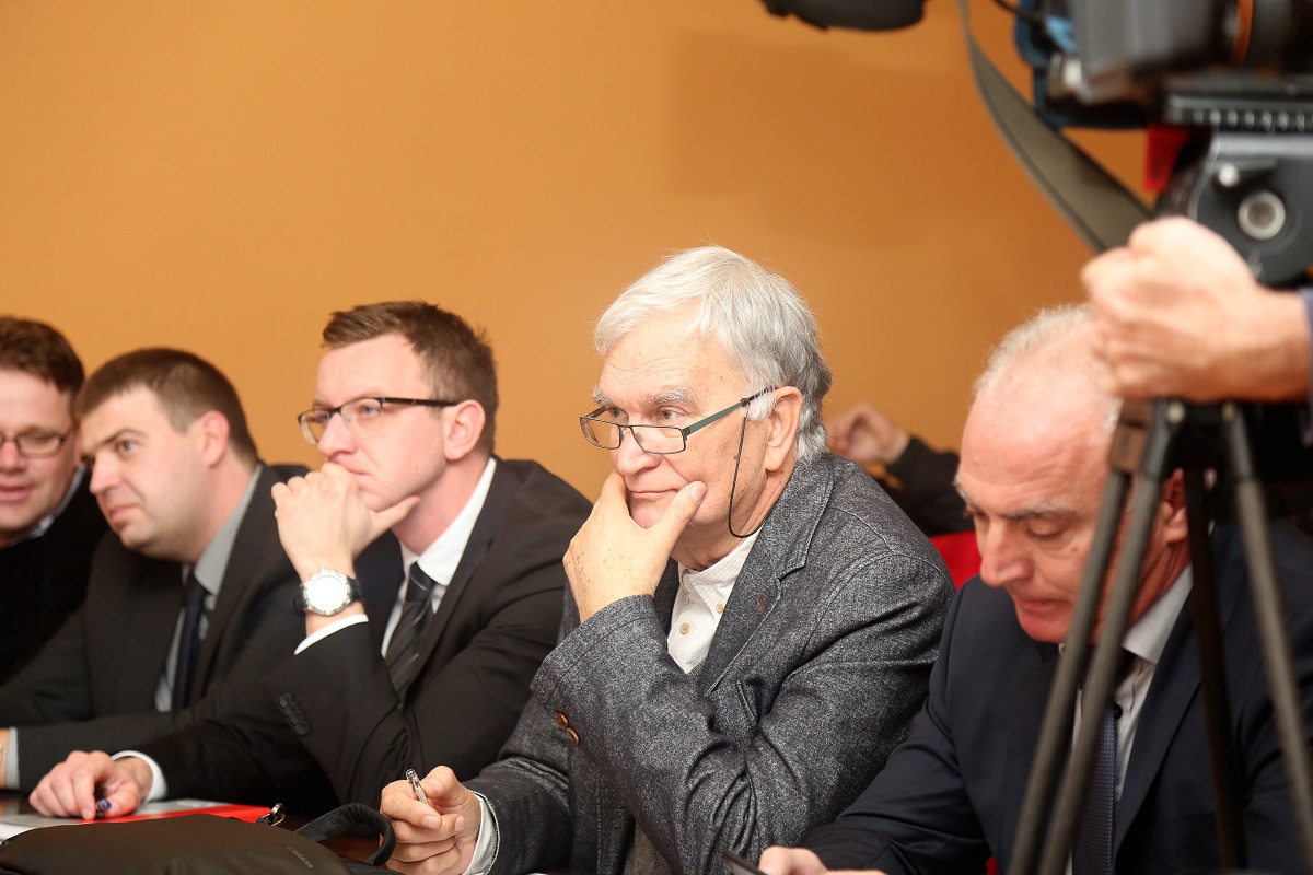 Arhitekt Nikola Bašić - sjedio je u publici zajedno sa županom Goranom Paukom i predstavnicima Agencije za investicije i konkurentnost (Foto: Rudinapress/H. Pavić)