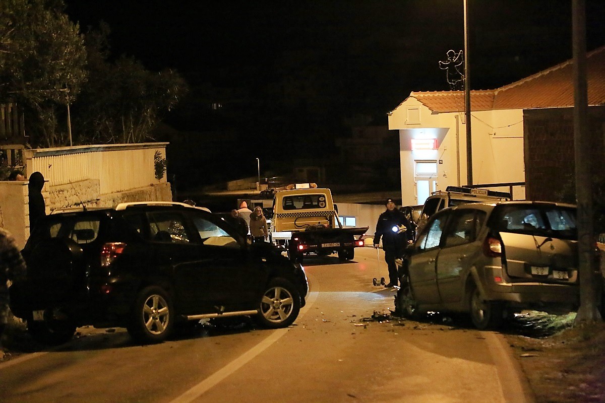 Featured image for “Alkohol i brzina – nesreću na Hartiću skrivio je 29-godišnji vozač Toyote”