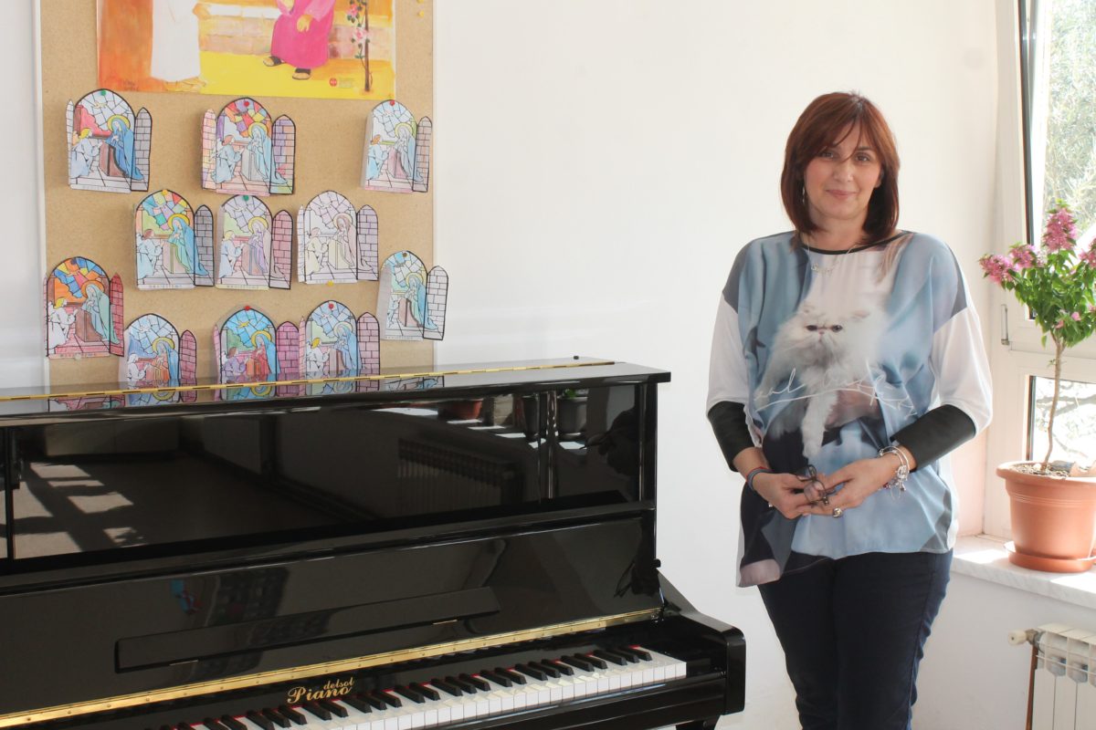 Featured image for “Vrijedna donacija: Tišnjanska glazbena škola od Općine dobila novi piano”