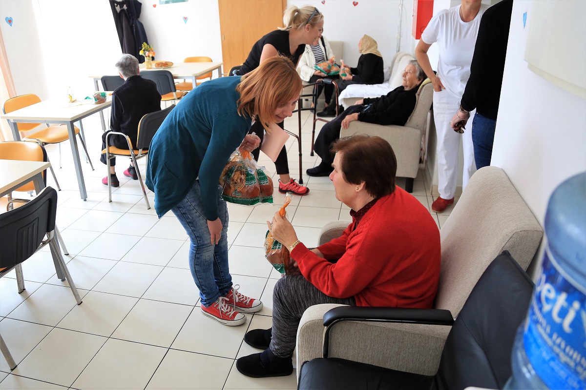 Featured image for “‘Katarina Zrinski’ u Domu za starije u Tisnom”