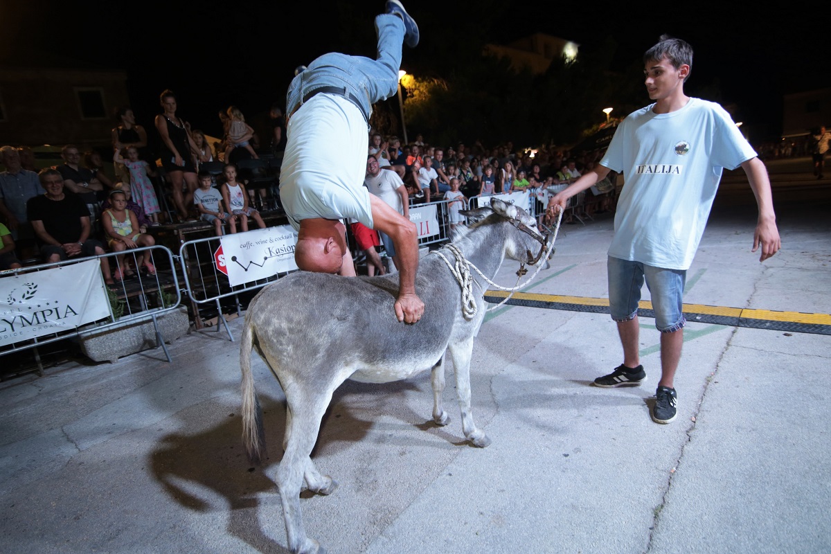 Featured image for “Trudna Rajka (25) i Paško Perić Pajica (67) donijeli titulu šampiona Italiji”
