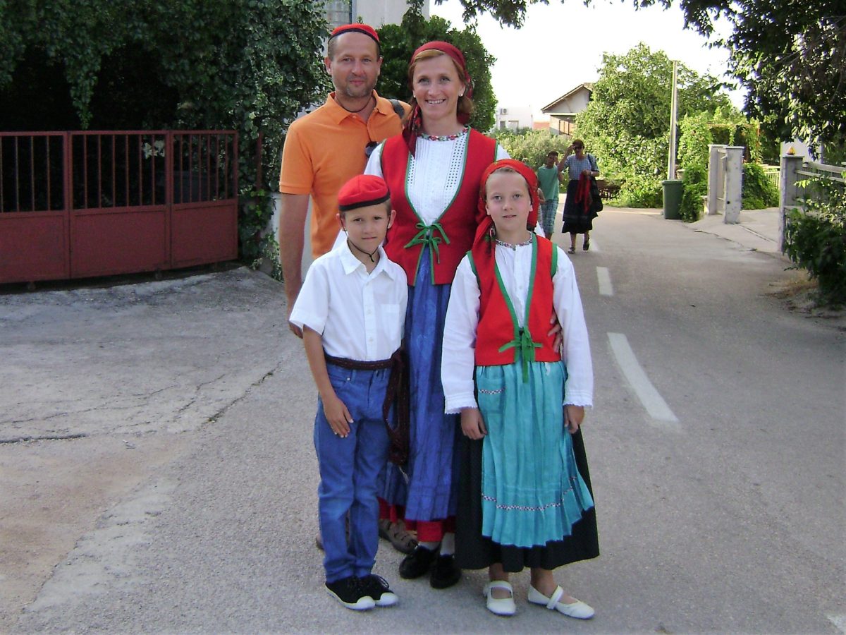 Featured image for “Turizam u Murteru ima dušu: svjedoče vjerni gosti Lucia i Dimi Kopčák”
