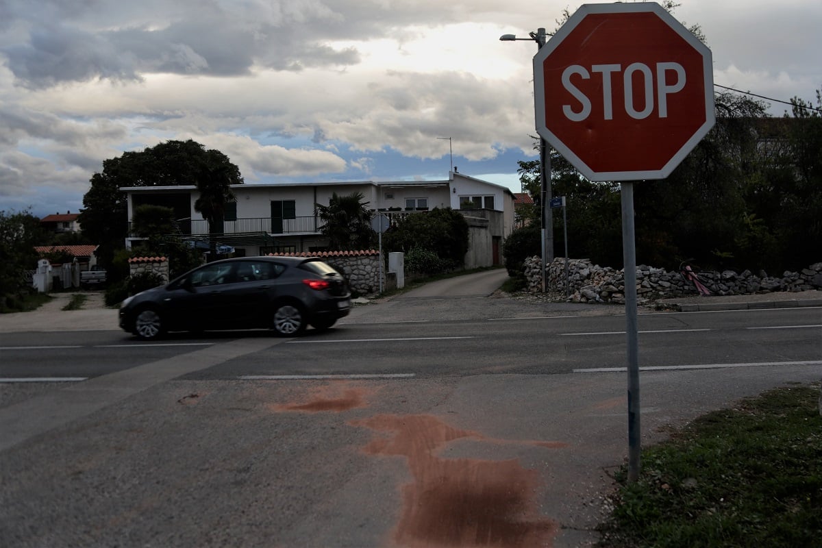 Featured image for “PIROVAC Nesreća na križanju Zadarske s Magistralom – Škoda se nije zaustavila pred znakom STOP”