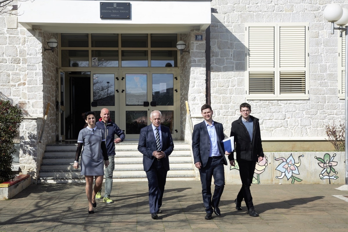Featured image for “POČETAK RJEŠENJA Ministarstvo obrazovanja traži sredstva za gradnju sportske dvorane u Pirovcu”