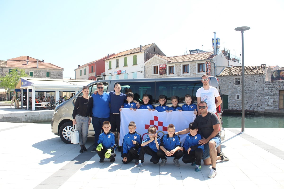 Featured image for “Novi dresovi i kombi za sportske nade Murtera”