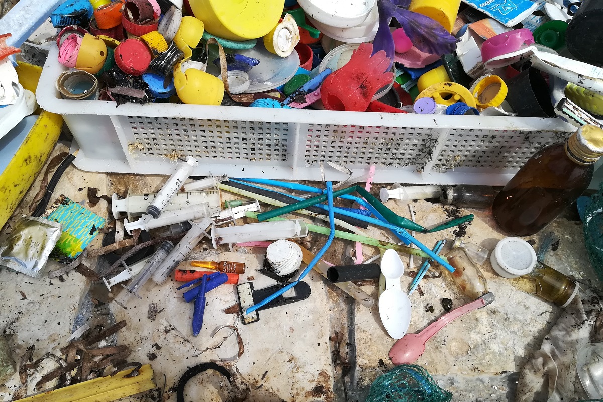 Featured image for “PLASTIKA U PARKU U samo 100 metara Lojene 1441 komad smeća!”