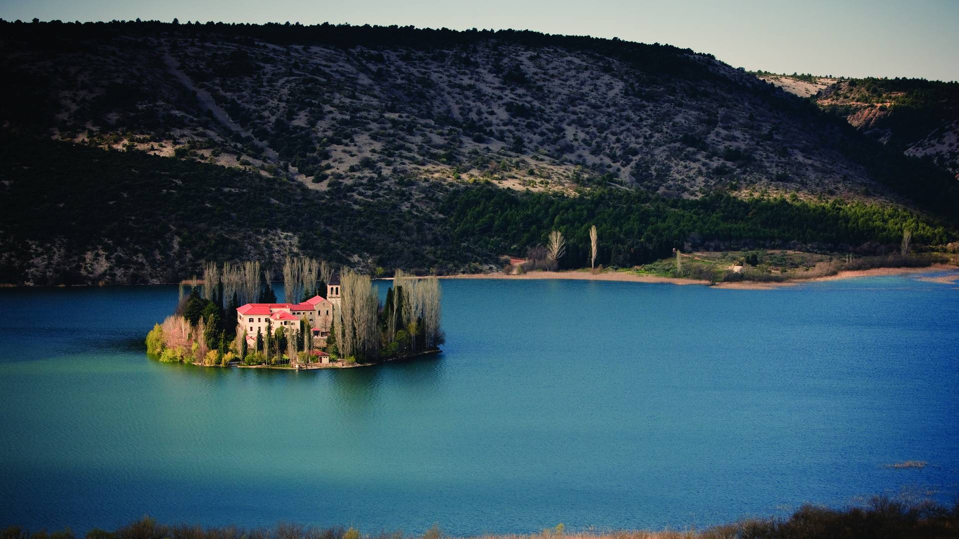 Featured image for “IZLOŽBA „Krka, kći Majke Zemlje“”