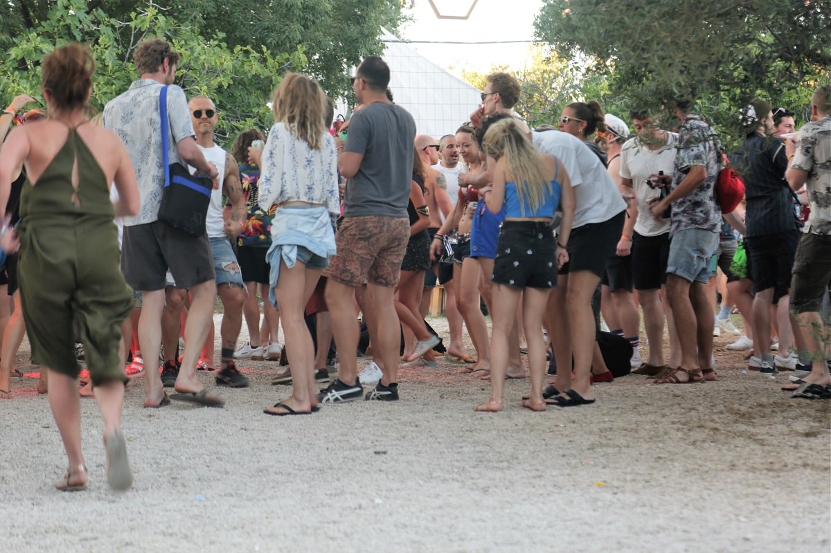 Featured image for “THE GARDEN IDE DALJE U Tisnom otvorena sedma festivalska sezona”