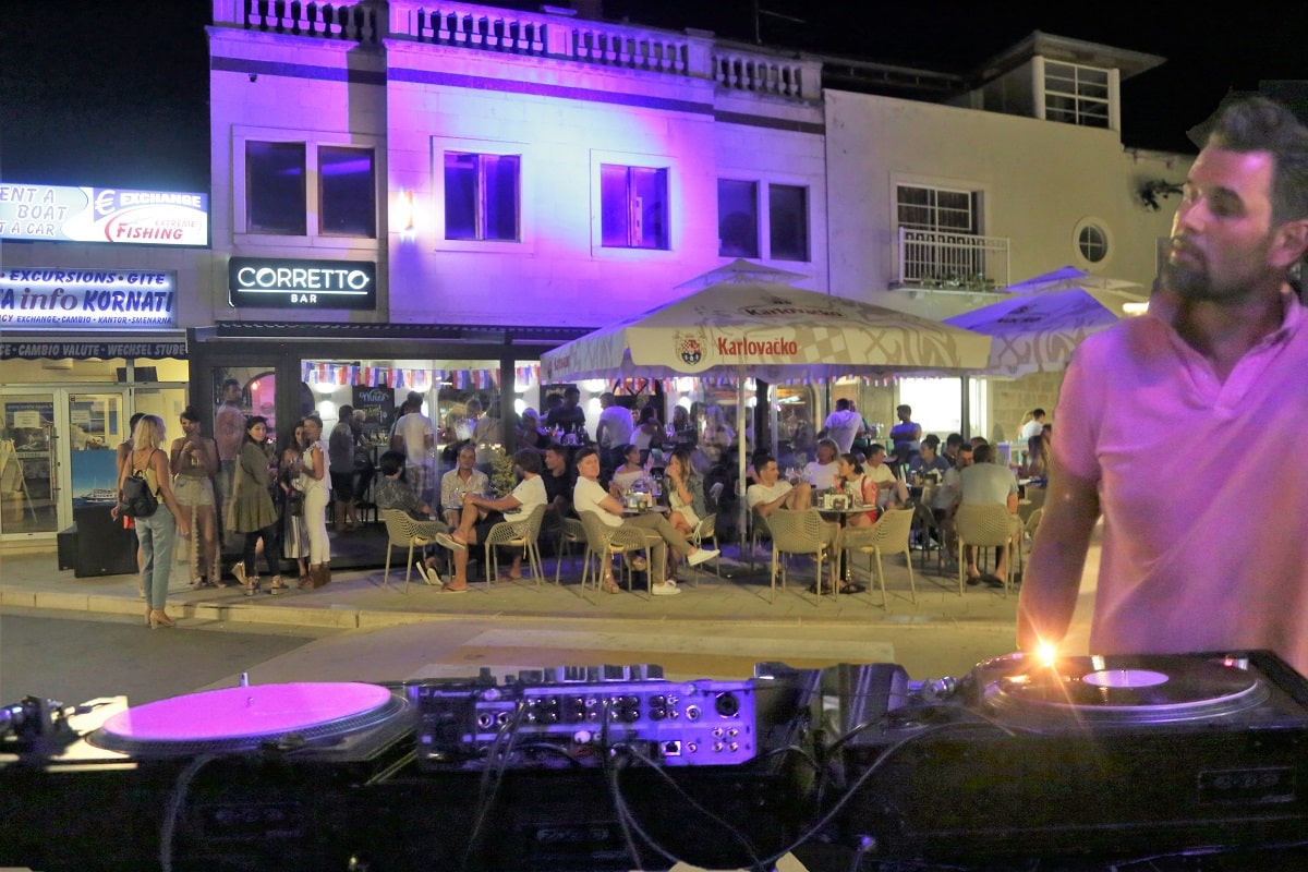Featured image for “CORRETTO DJ Mate Kokić ponovno na Rudini”