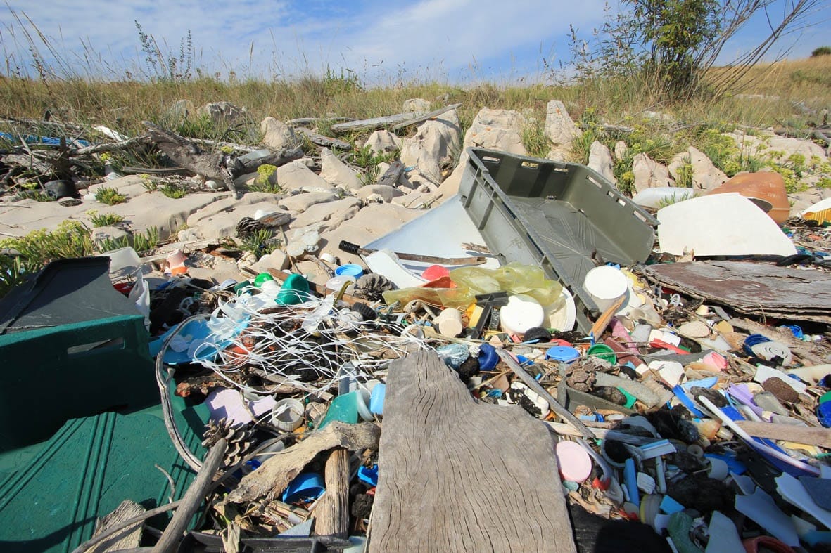Featured image for “Greenpeace s Telašćice: “Plaže su nam pune smeća, riješimo se kulture bacanja””