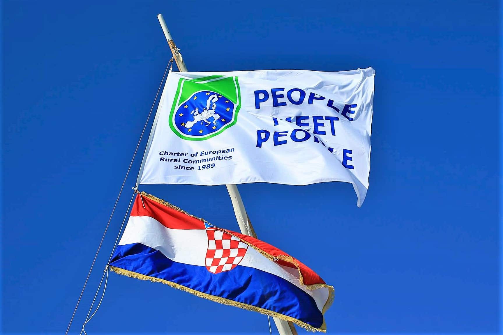 Featured image for “PEOPLE MEET PEOPLE Tisno je na tri dana postalo centar ruralne Europe”