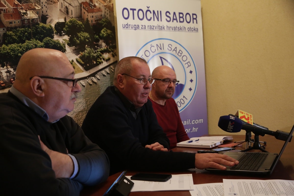 Featured image for “OTOČNI SABOR “Na otocima paušal ne veći od 150 kuna po krevetu””