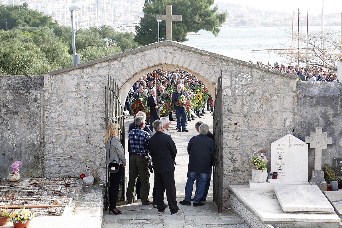 Featured image for “ISPRAĆAJ “Željko plovi u vječnosti s čvrstom i pouzdanom posadom””