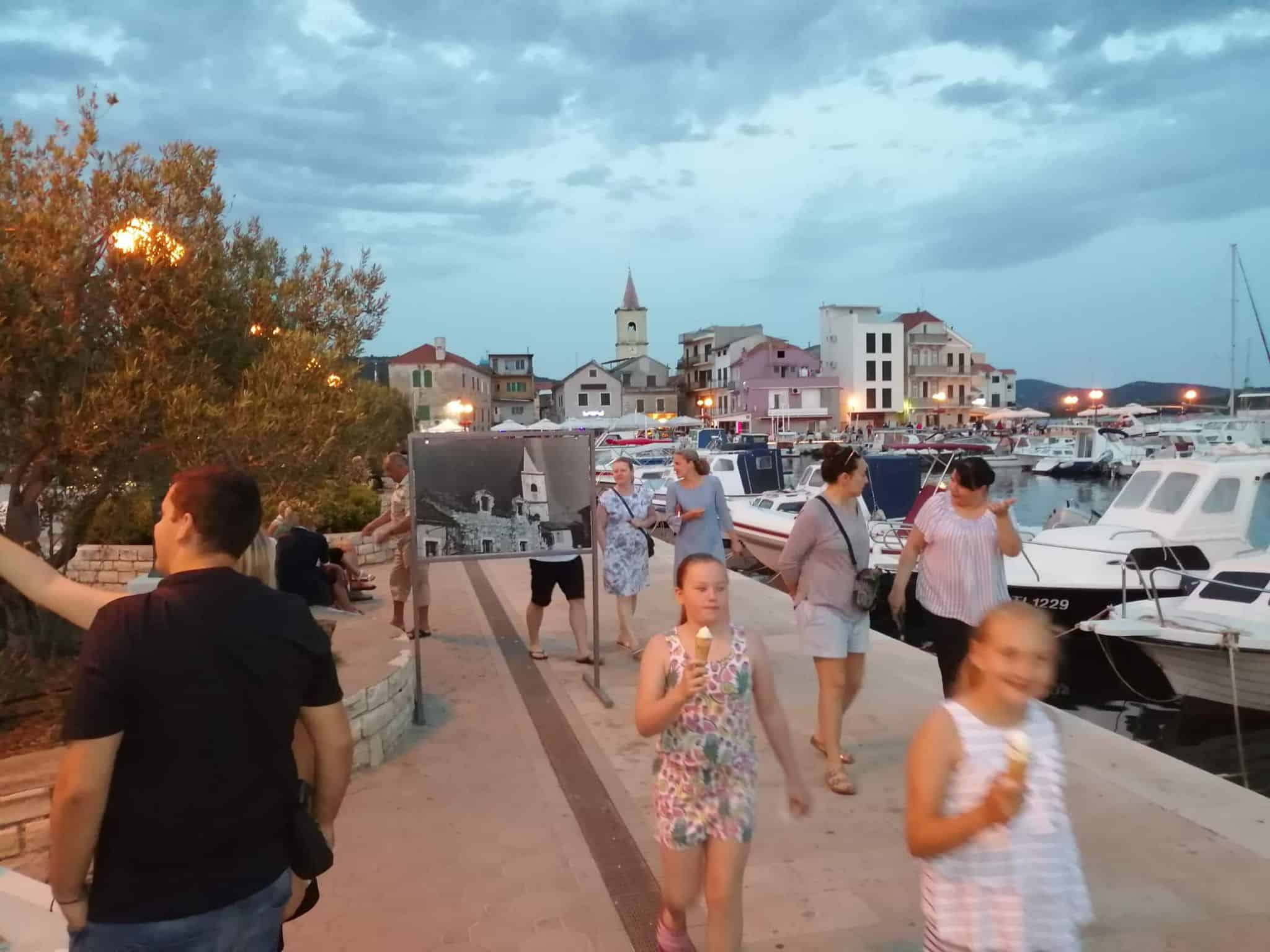 Online upoznavanje starih fotografija