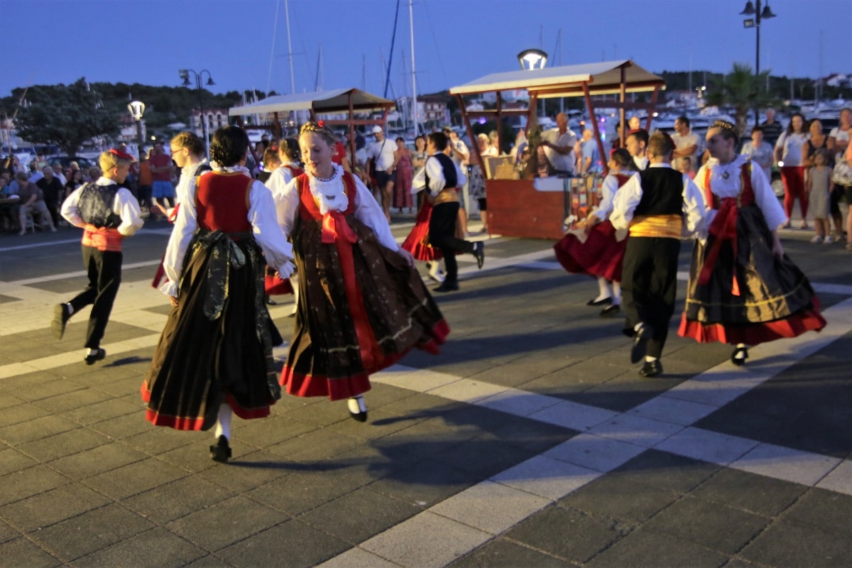 Featured image for “16 GODINA BOLI I PONOSA Tisno nikad neće zaboraviti heroje Kornata”