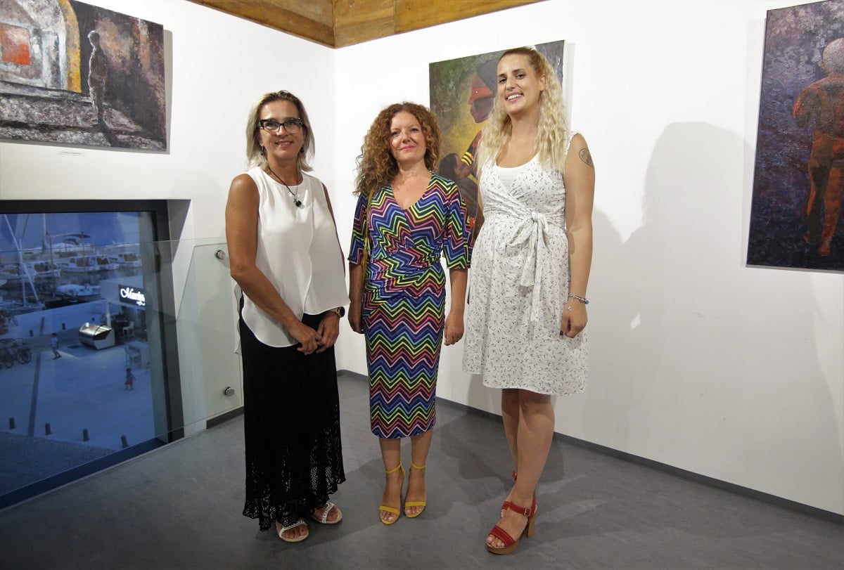 Featured image for “Afrička i morska duša našeg mista – otvorena izložba Suzane Barić”