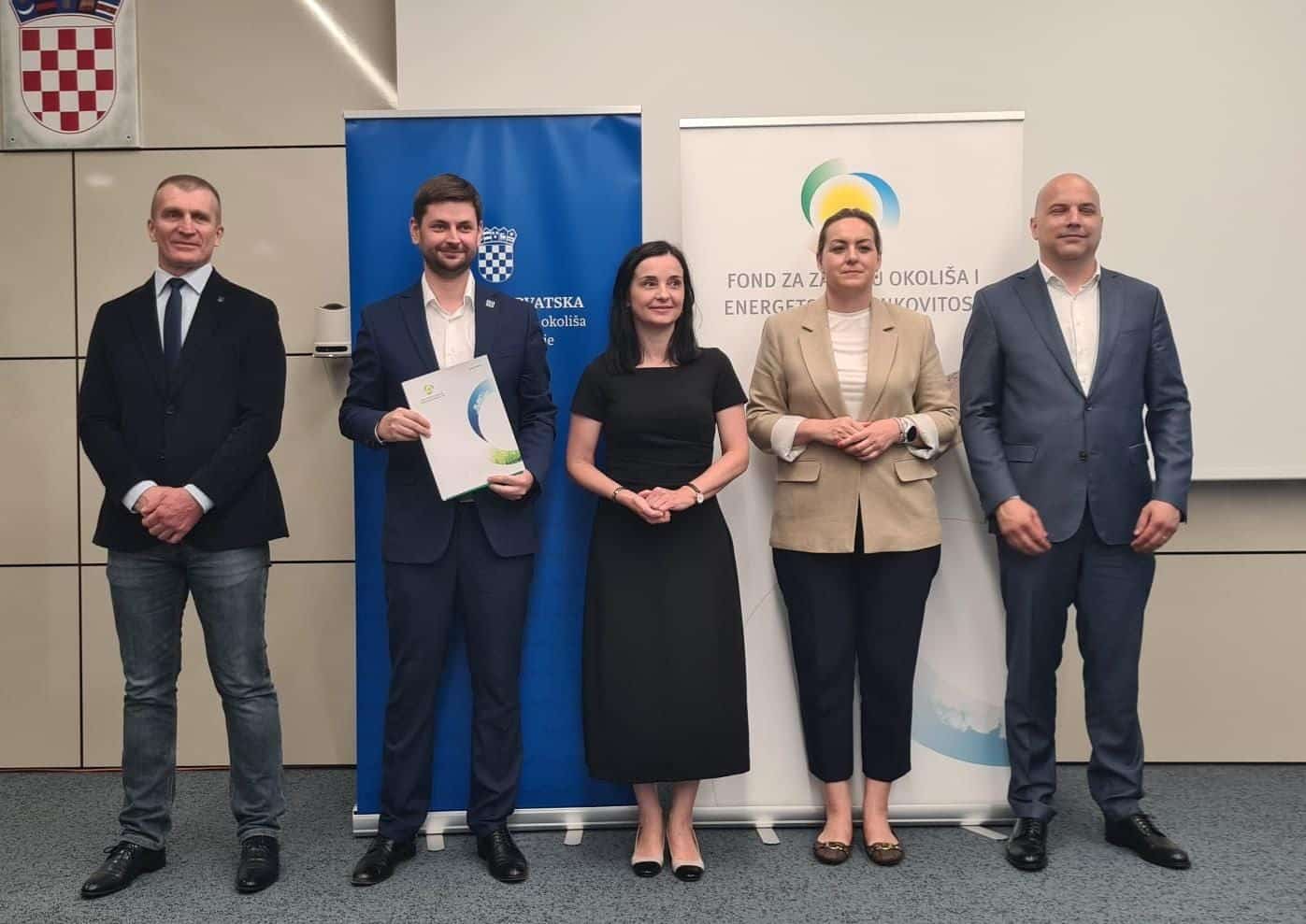 Featured image for ““PAMETNI GRADOVI” Pirovac dobio bespovratna sredstva za nastavak digitalizacije”