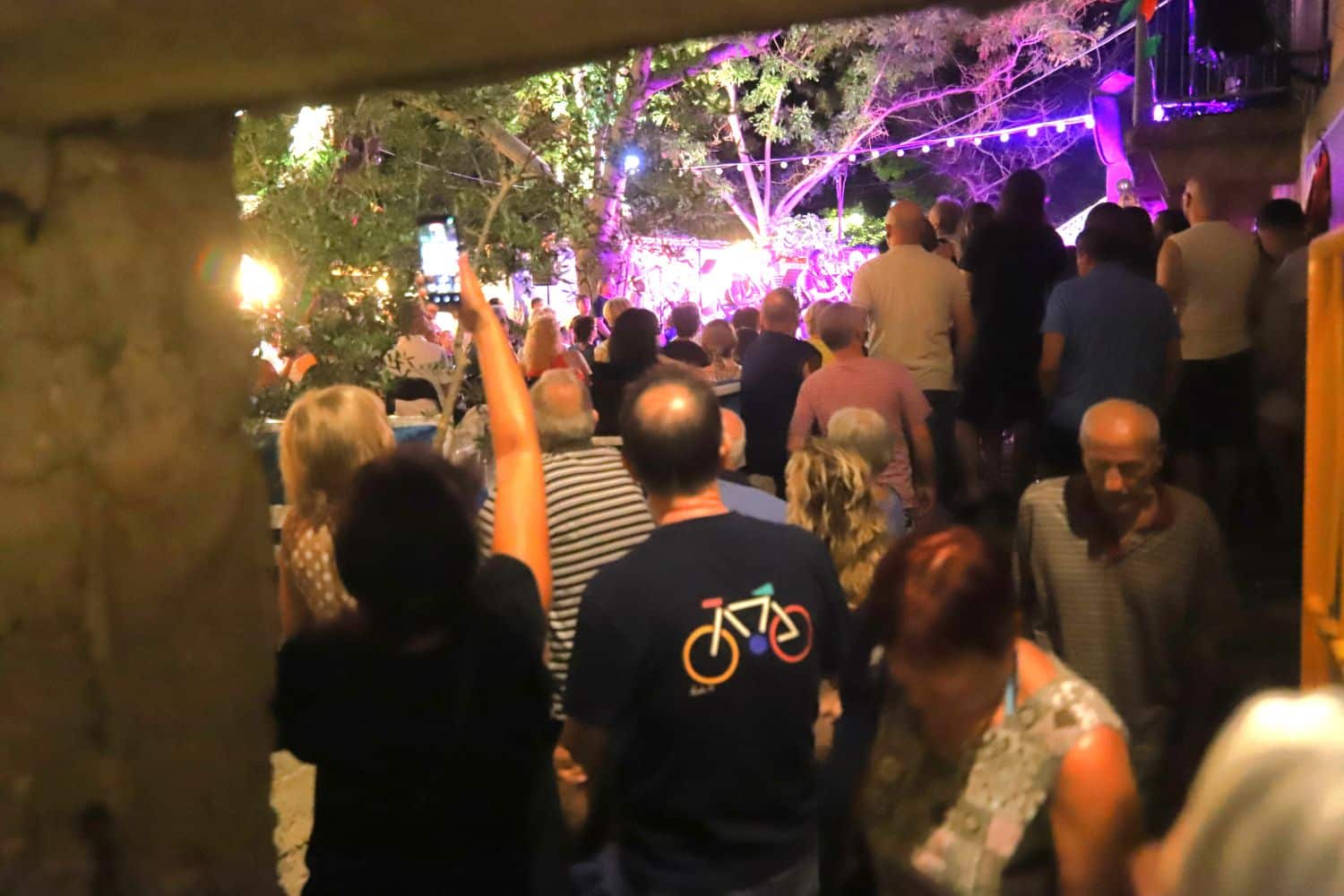 Featured image for ““ADIO LITO” Pripreme za kraj ljeta i kraj svijeta – radionica za djecu i  koncert “17 trio” benda u Kulturno umjetničkom dvorištu”